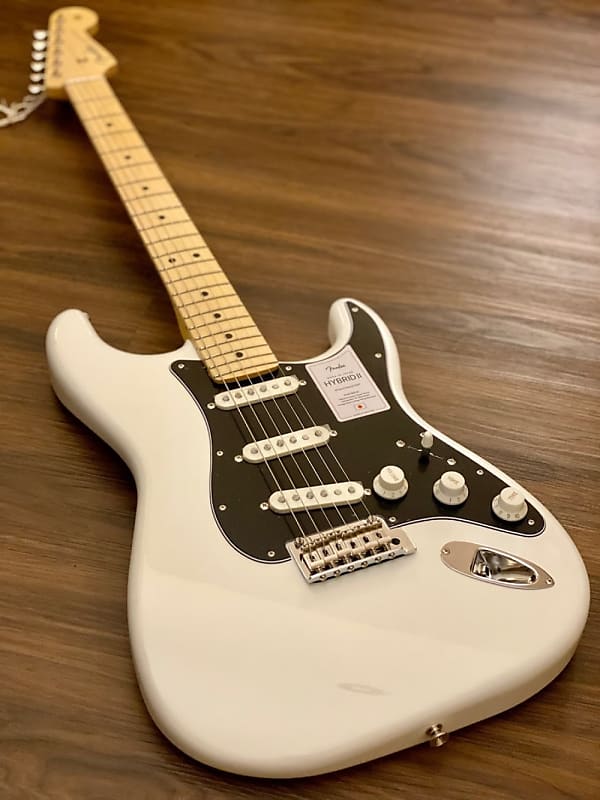 Fender Japan Hybrid II Stratocaster with Maple FB in Arctic White