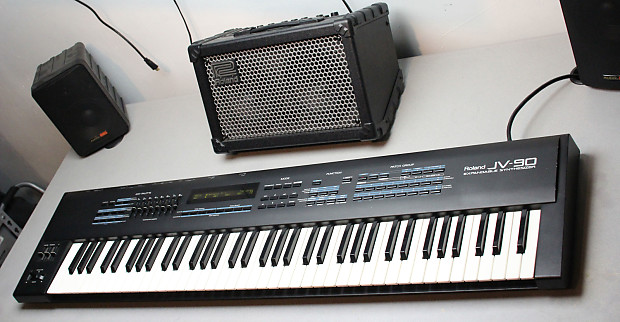 Roland JV-90 Expandable 76 Key Synthesizer in Very Good Condition