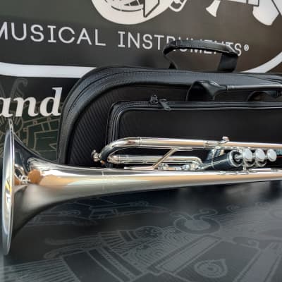 Yamaha YTR-6335HS ML Bore Professional Silver Plated Bb Trumpet 