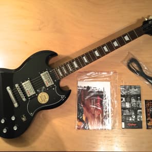Epiphone SG G-400 2007 Ebony Black 1962 Electric Guitar w Epiphone SG G-400 2007 Ebony Black 1962 Electric Guitar w