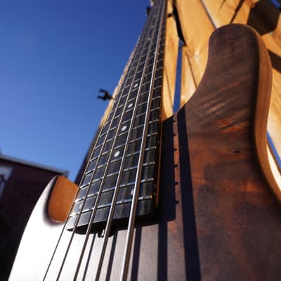 Sadowsky MetroLine Special Edition Modern 24 Walnut Top Left Handed 5-String Bass w/ Gig Bag NOS image 7