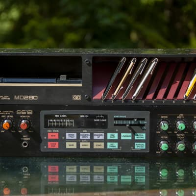 Akai S612 MIDI Digital Sampler + MD280 disk unit + 6 disks + rare 1.3 firmware image 4