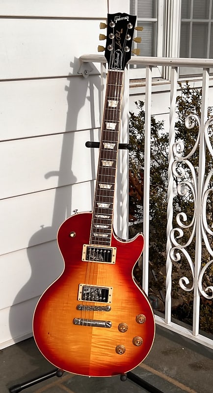 ギブソン　レスポール　トラディショナル　2017 Gibson Les Paul Traditional 2017 T - Honey Burst | Sweetwater