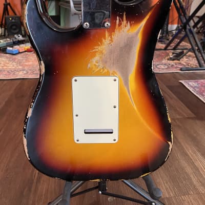 Fender Custom Shop '62 Stratocaster in Heavy Relic Sunburst w/ Lindy Fralin Split Blade Pickups image 6