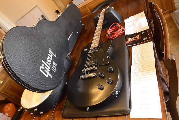 Gibson Les Paul Studio '60s Satin Matte Black Mahogany Limited