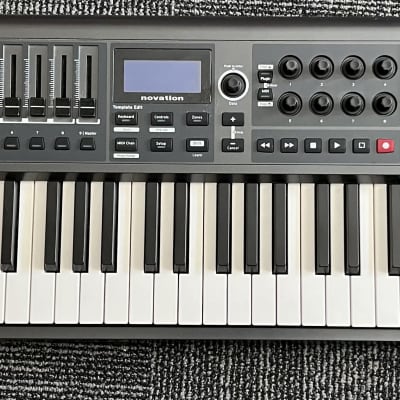 Novation Impulse 61 MIDI Keyboard Controller 2011 - Present - Gray