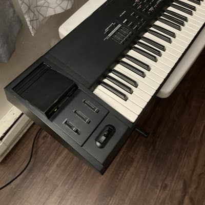 Roland XP-80 76-Key 64-Voice Music Workstation Keyboard 1999 - 2004 - Black image 3