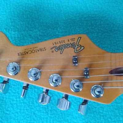 Fender "Dan Smith" Stratocaster Two Knobs with Maple Fretboard 1981 - 1983 Brown Sunburst image 4