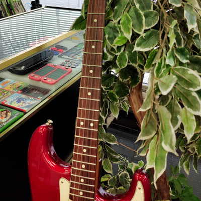 Fender Classic Player '60s Stratocaster  - Candy Apple Red image 8