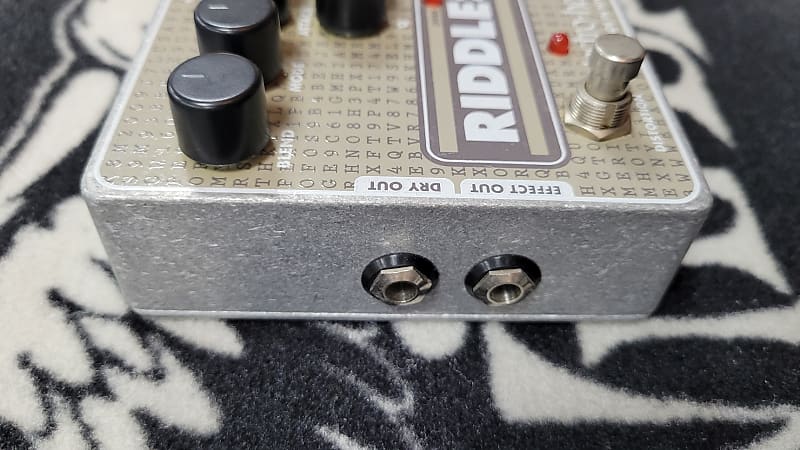 electro-harmonix RIDDLE: Qballs エレクトロー A Few Minutes with the EHX Riddle Q Balls - YouTube