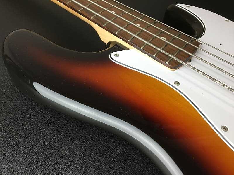 FENDER JAPAN Jazz Bass Japan Standard / Three Tone Sunburst / Made