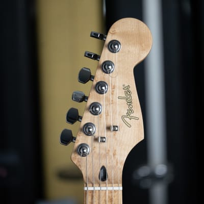 Fender Special Edition Lite Ash Stratocaster 2004 - 2008 Fender Special Edition Lite Ash Stratocaster 2004 - 2008