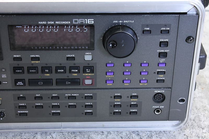 Akai DR16 HD multitrack recorder in Flightcase