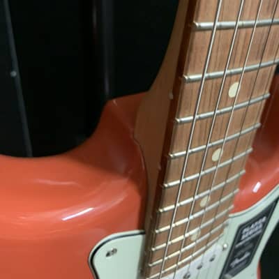Fender Player Stratocaster - Fiesta Red with Pau Ferro Fingerboard 2021-2022 - Fiesta Red image 3