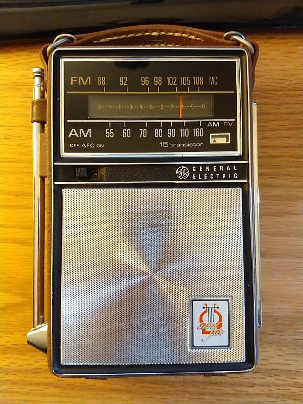 110 Vintage Portable Radio + 160 Retro Transistor Radio