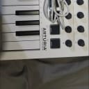 Arturia MiniLab MkII 25-Key MIDI Controller - White