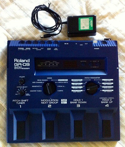 Roland GR-9 Guitar Synthesizer w/ GK-2A Pickup & Soft Case Roland GR-9 Guitar Synthesizer w/ GK-2A Pickup & Soft Case