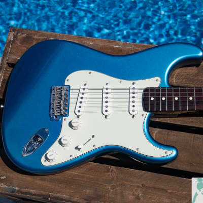 Fender Made in Japan Traditional Late 60s Stratocaster 3-Color Sunburst  885978483570