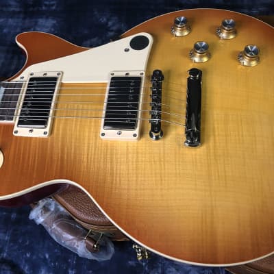 MINT! 2020 Gibson Les Paul 60's Standard Unburst Finish - Authorized Dealer - Full Warranty - DEMO image 2