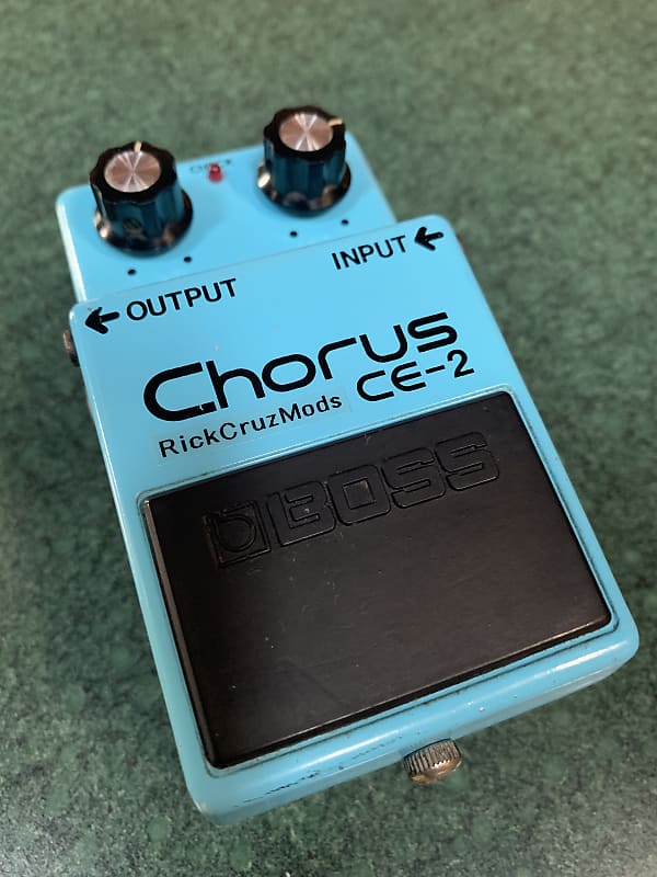 Boss CE-2
