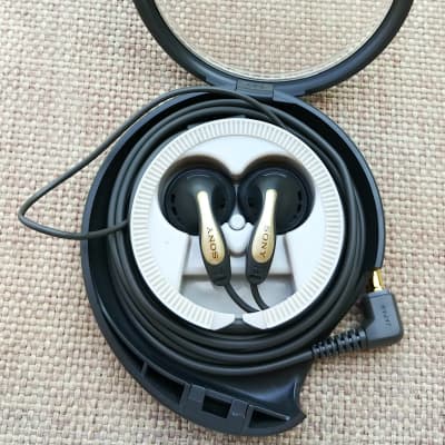 Sony MDR-E747 Dynamic Earphones image 5
