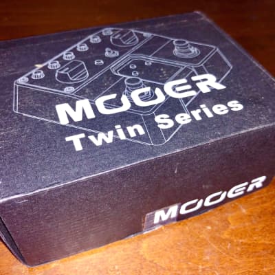 Mooer ReEcho Pro Twin Stereo Delay effect pedal White image 11