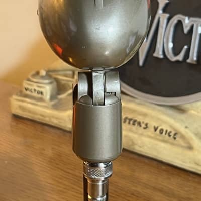 Rare, working, 1950's TURNER P25D Dynamic Microphone, w/cable & stand image 6