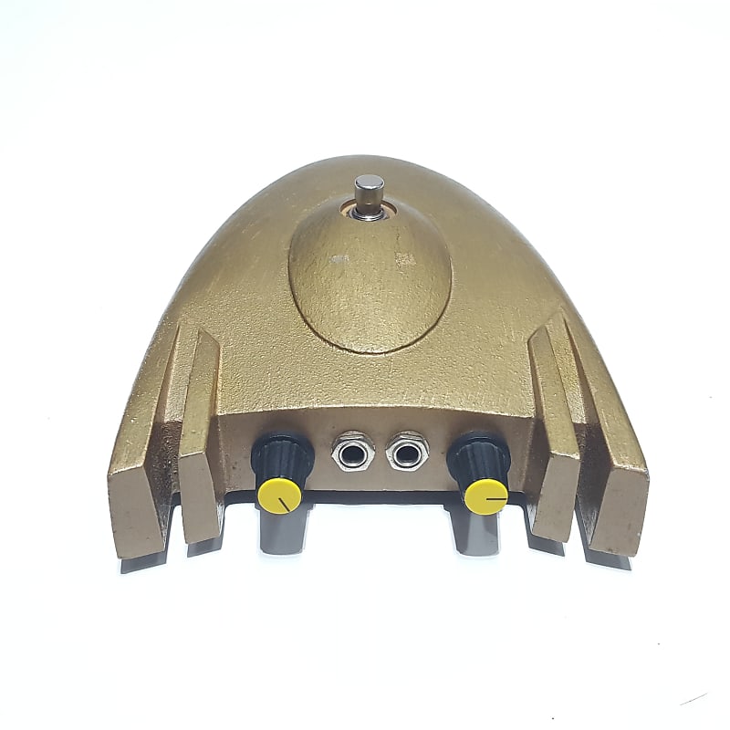 Roger Mayer Axis Fuzz Rocket Gold Signature 30th Anniversary Roger Mayer Axis Fuzz Rocket Gold Signature 30th Anniversary