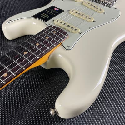 Fender American Vintage II 1961 Stratocaster, Rosewood Fingerboard- Olympic White (V2318950) image 6