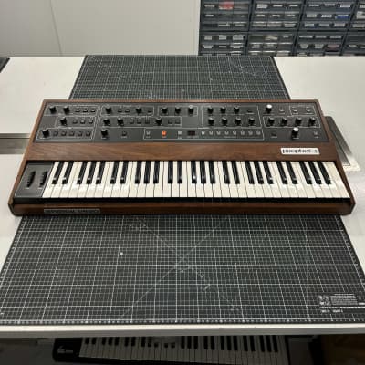 Sequential Circuits - Prophet-5 rev 3.3 w/MIDI  - Restored by VS&Co