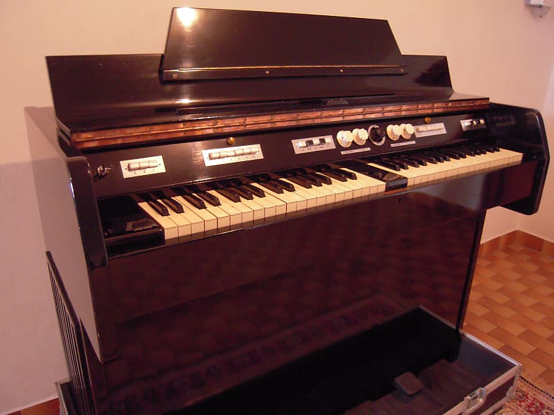 Vintage Mellotron MKII (MK2 - MARK II) with flight case. Rare "Tron" from the 60s image 1