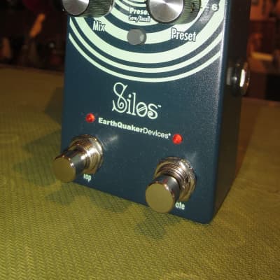 EarthQuaker Devices Silos Multi-Generational Time Reflection