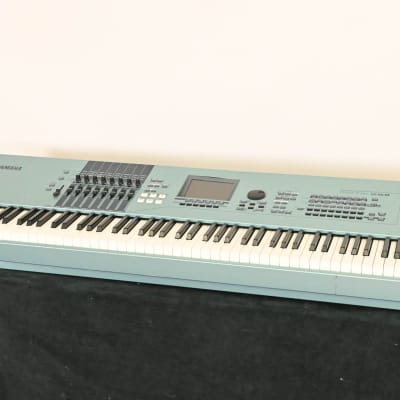 Yamaha Motif XS8 88-Key Synthesizer Keyboard Workstation CG01LXB