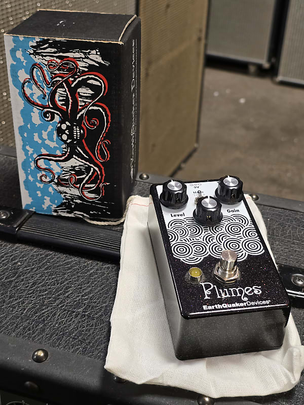 EarthQuaker Devices Plumes Small Signal Shredder Effect Pedal