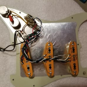 Fender Stratocaster Gen 4 Noiseless  Pickups N4  Cream Pickguard Assembly image 3