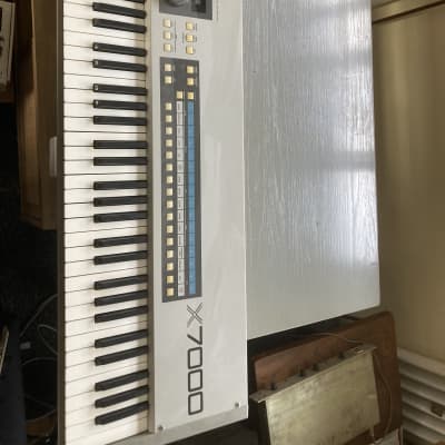 Akai X7000 Sampling Keyboard 1980s - Silver