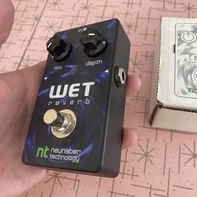 Wet shop reverb pedal