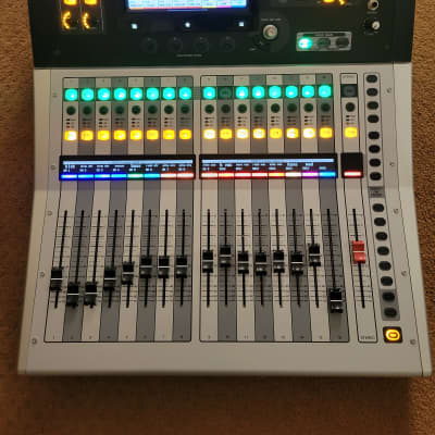 Yamaha TF1 40 Input Digital Mixing Console 2015 - Present - Grey / Black