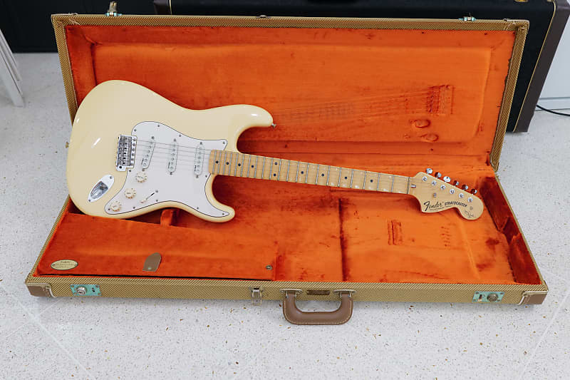 Fender Yngwie Malmsteen Artist Series Signature Stratocaster with Maple Fretboard 2007 - Present - Vintage White image 1