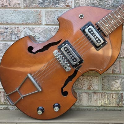 名機 CRUCIANELLI CRUCIANELLI electric guitars, acoustic guitars, bass guitars