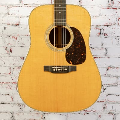 Martin - D-28 - Standard Series - Dreadnought Acoustic Guitar - Natural - w/ Hardshell Case - x8500 for sale