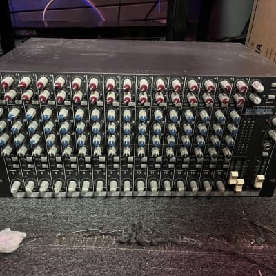 Mackie LM-3204 16-Channel Compact Line Mixer