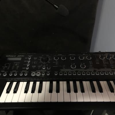 Roland JD-Xi 37-Key Analog/Digital Crossover Synthesizer