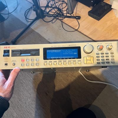 Akai S3000XL MIDI Stereo Digital Sampler 1996 - White
