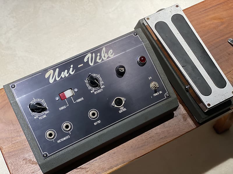 ミ*グ様 ペダル　ジャンク品　Uni-Vibe？　shin-ei？ Pre Owned 1968-69 Shin-ei Uni-Vibe Pedal With Footswitch
