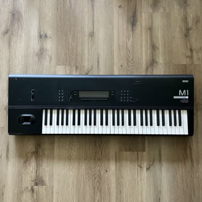 Korg M1 61-Key Synth Music Workstation 1990s - Black + Hard Case