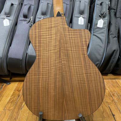 Taylor 114ce Walnut with ES2 Electronics Left-Handed  2022 - Natural image 2