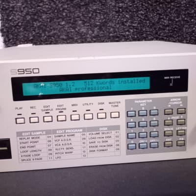 Akai S950 MIDI Digital Sampler 1988 - White
