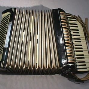 Vintage Italian Made 120 Bass Accordion  with 5 Stops in Original Case & Ready to Play as-is image 5
