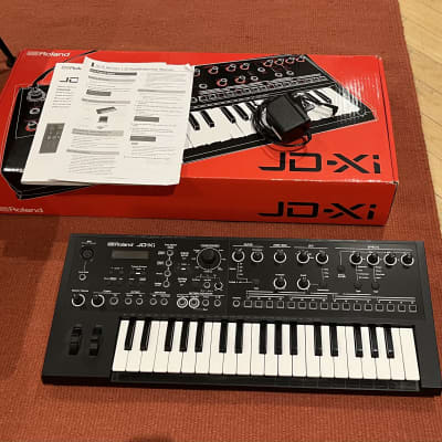 Roland JD-Xi 37-Key Analog/Digital Crossover Synthesizer 2015 - Present - Black